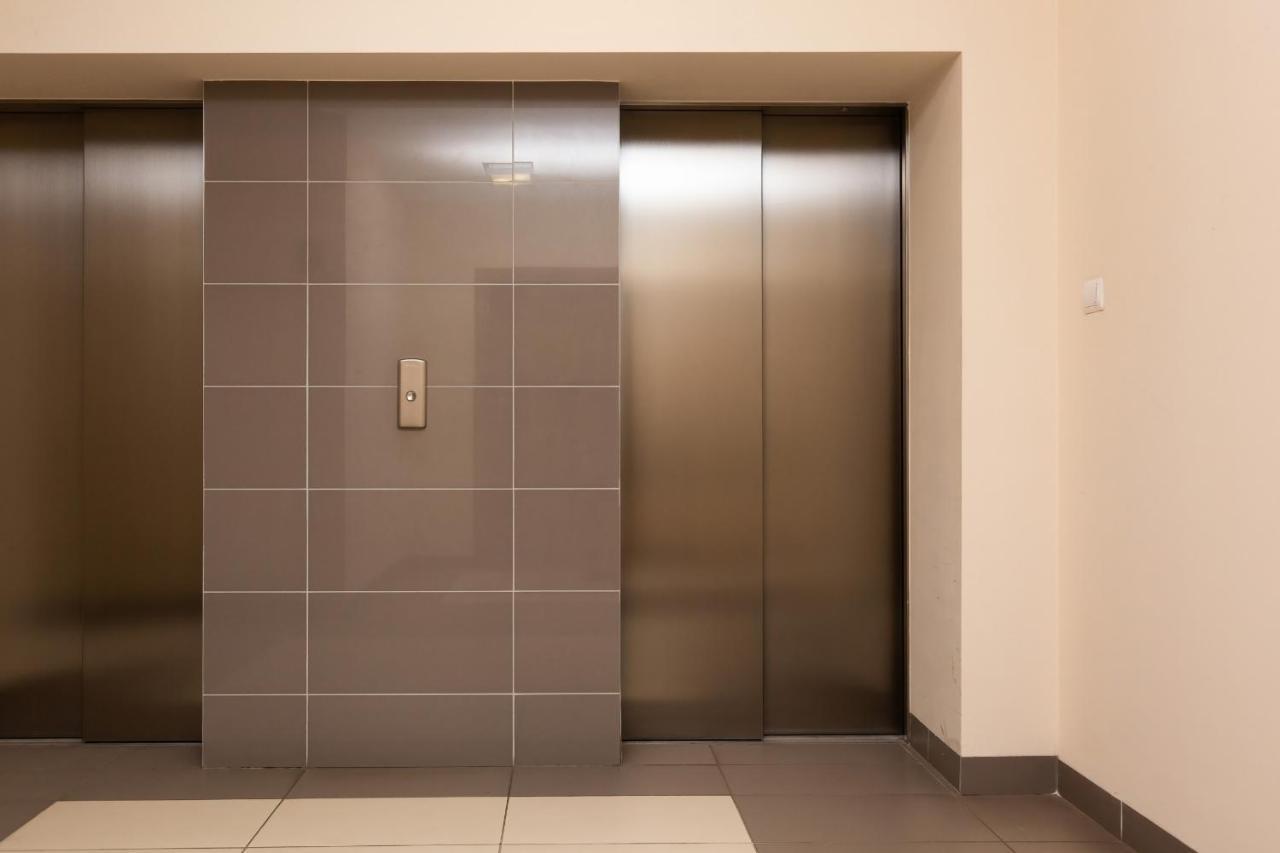 Apartamenty Bliska Praga By Noclegi Renters Варшава Экстерьер фото